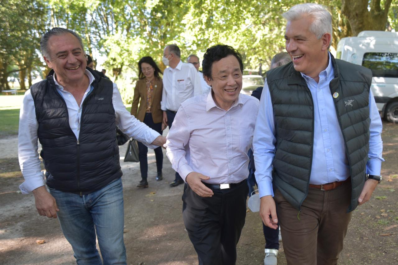 Julián Domínguez junto al titular de la FAO destacó a los productores de la ganadería argentina por "ser sustentables frente a los embates del cambio climático global"
